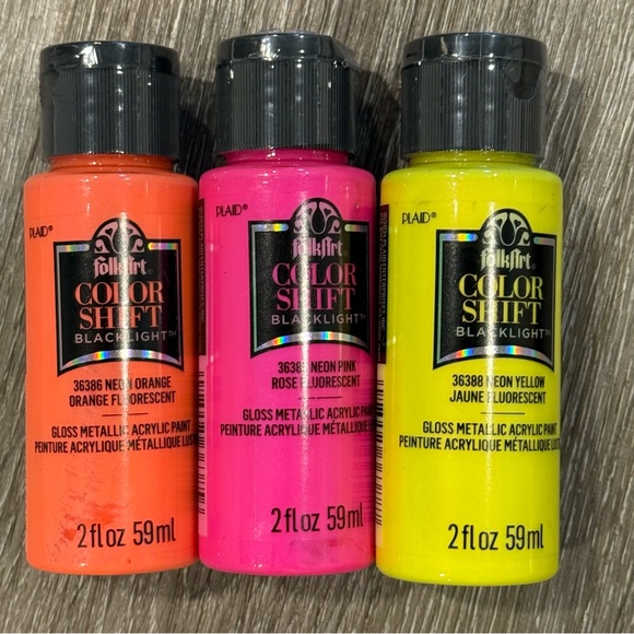 FolkArt Color Shift and BLACKLIGHT Acrylic Paints 2 oz Waterproof/Color Changing - Picture 2 of 9